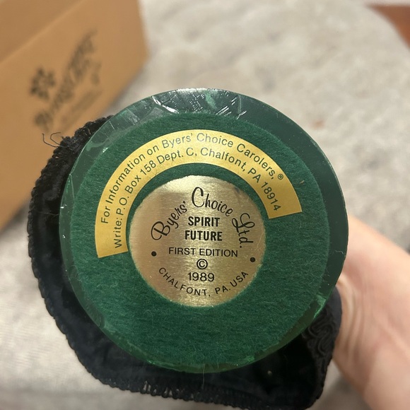 Byers Choice “Ghost of Christmas Past” Caroler